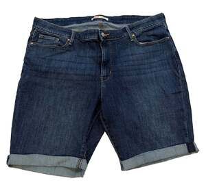 Signature Levi Strauss Shorts Women’s 20 Blue Dark Wash Bermuda Cuffed